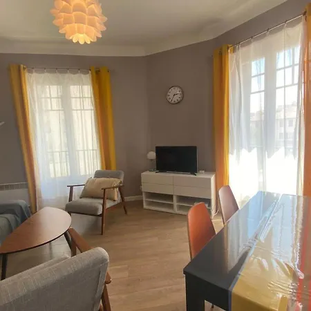 Charmant T3 Lumineux Avec Cuisine Neuve Et Proche Plages A Saint Charles, - Fr-1-239-968 Appartement *